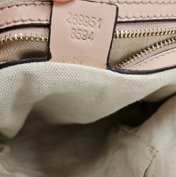 Gucci GG Scarlett bag in neutral - Picture 7 of 7